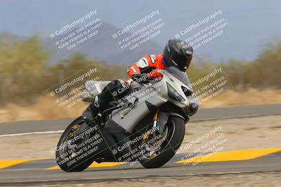 media/Sep-10-2022-SoCal Trackdays (Sat) [[a5bf35bb4a]]/Turn 6 (1140am)/